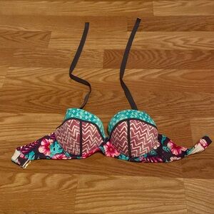 Women’s bikini top only. Size 36C